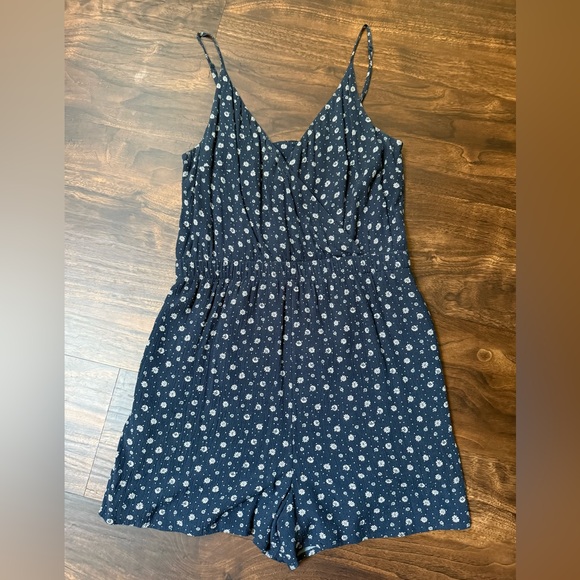 American Eagle Outfitters Dark Blue Floral Romper - Picture 1 of 5